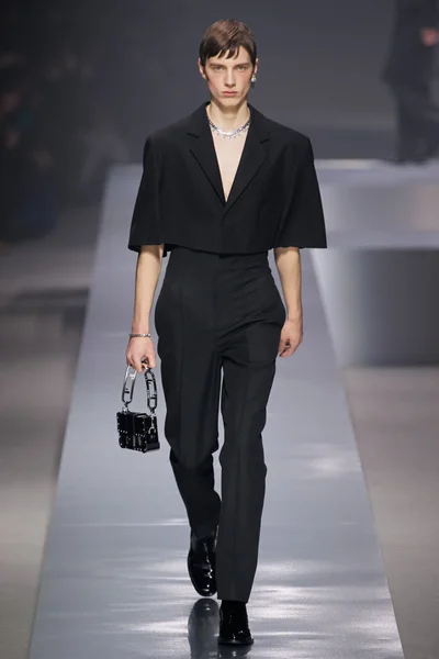 Look 50